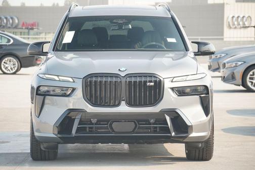 2026 BMW X7 M60i