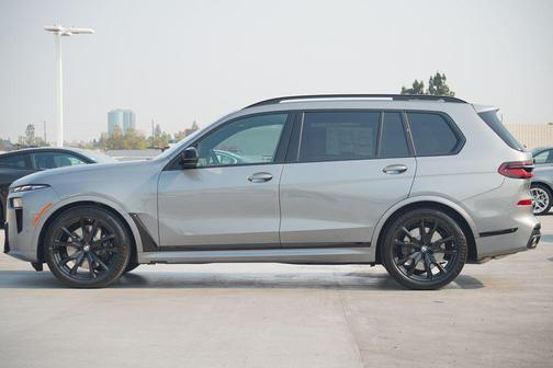 2026 BMW X7 M60i