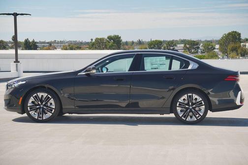 2026 BMW 530 i