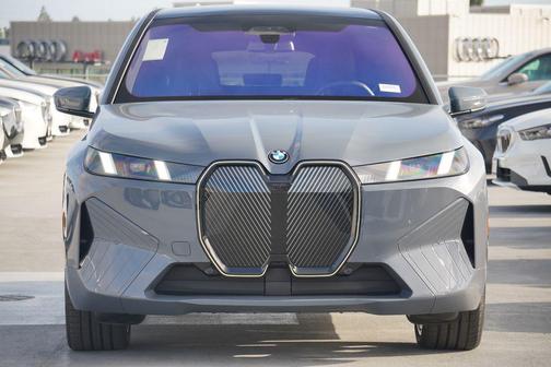 2026 BMW iX xDrive60