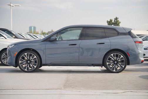 2026 BMW iX xDrive60