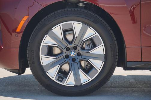 2026 BMW iX xDrive45