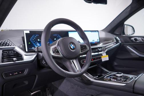 2026 BMW X7 M60i