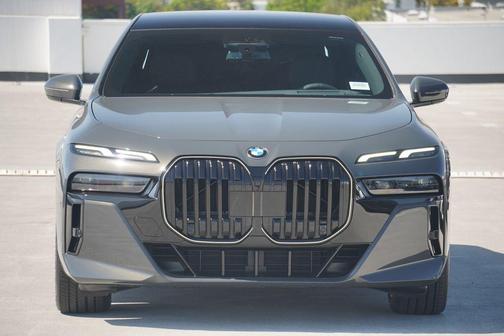 2026 BMW 740 i