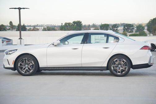 2026 BMW 530 i