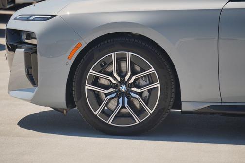 2025 BMW 760 i xDrive