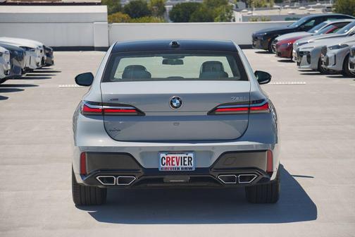 2025 BMW 760 i xDrive