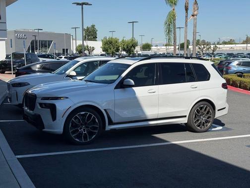 2023 BMW X7 xDrive40i