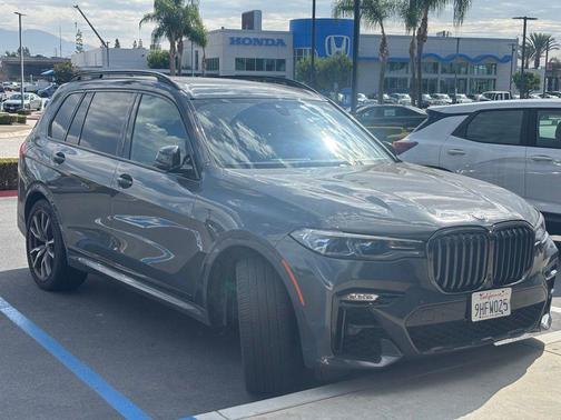 2022 BMW X7 M50i