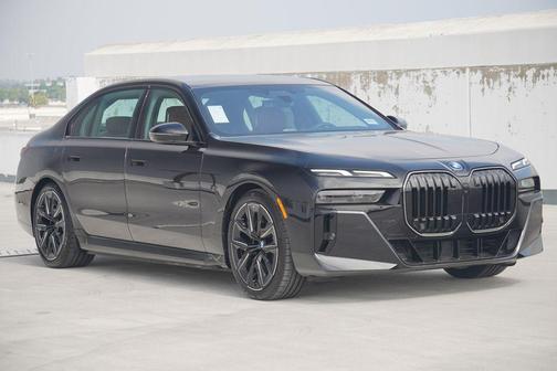 2025 BMW 750e i xDrive
