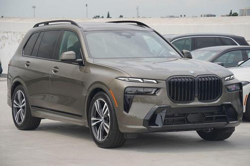 2025 BMW X7 xDrive40i