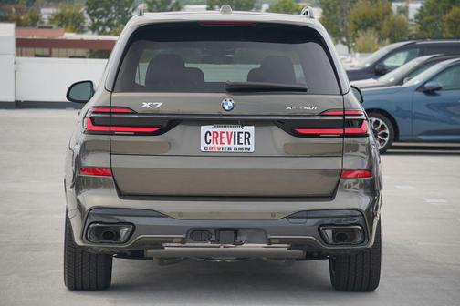 2025 BMW X7 xDrive40i