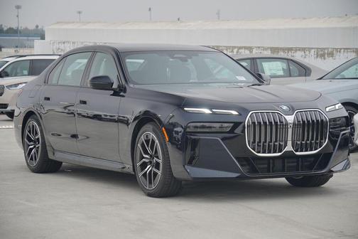 2026 BMW 740 i