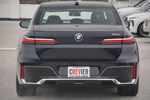2026 BMW 740 i