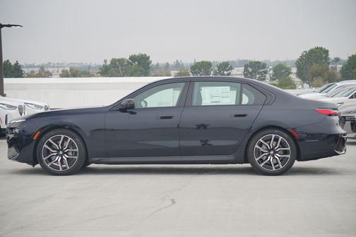 2026 BMW 740 i