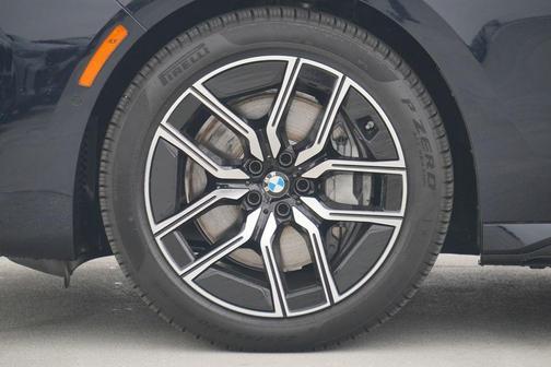 2026 BMW 740 i