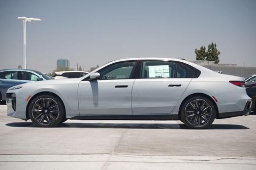 2025 BMW 760 i xDrive