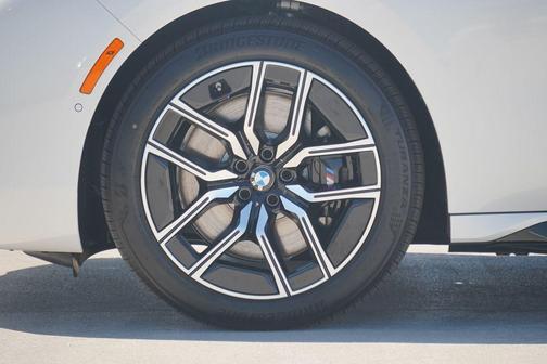 2026 BMW 740 i