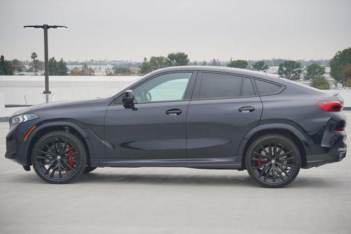 2026 BMW X6 M60i