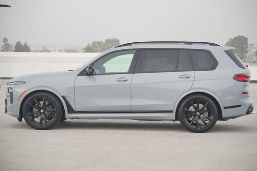 2026 BMW X7 M60i