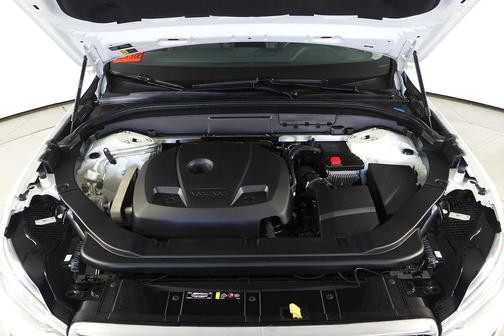 2021 Volvo XC60 T5 Momentum