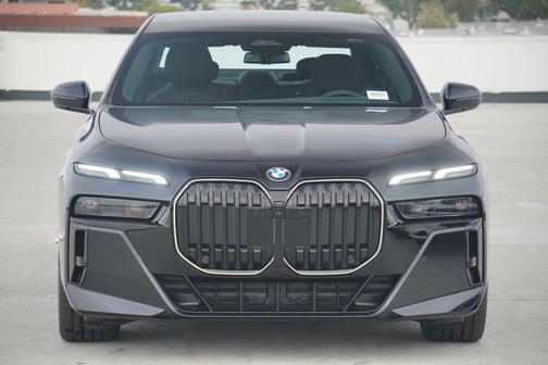 2026 BMW 740 i