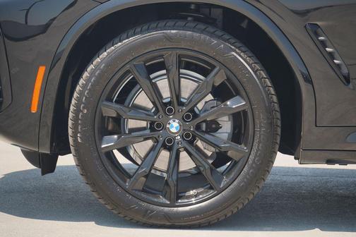 2025 BMW X4 xDrive30i
