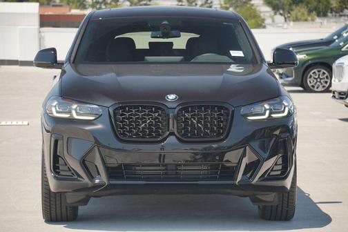 2025 BMW X4 xDrive30i