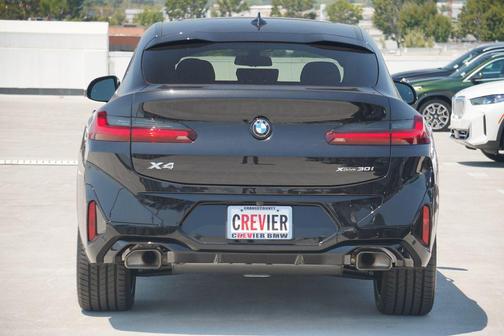 2025 BMW X4 xDrive30i