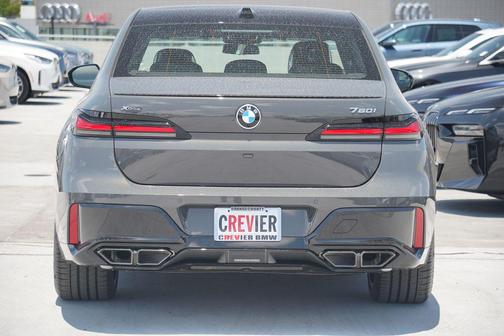 2025 BMW 760 i xDrive
