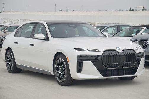 2026 BMW 740 i