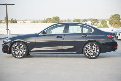 2025 BMW 330 i