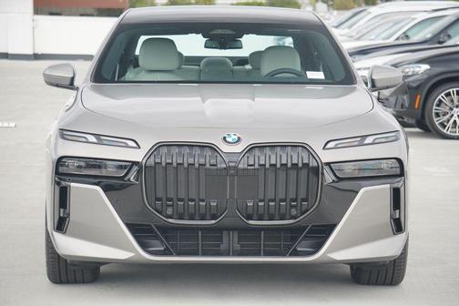 2026 BMW 740 i