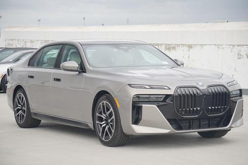 2026 BMW 740 i