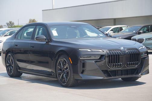 2025 BMW 750e i xDrive