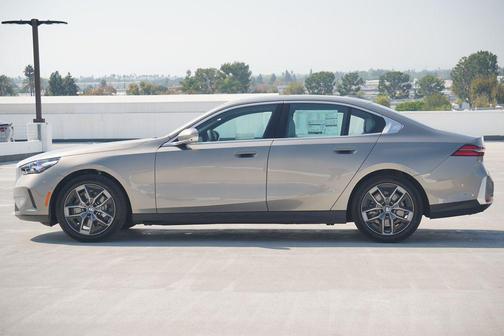 2026 BMW 530 i