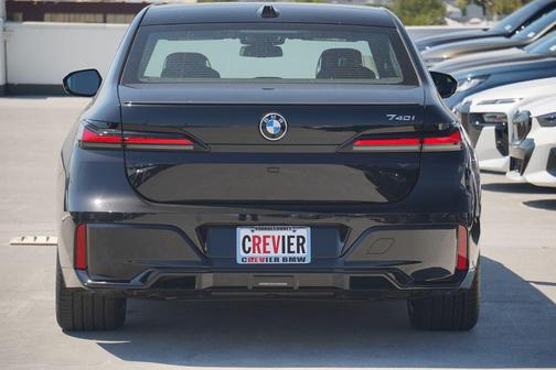 2026 BMW 740 i