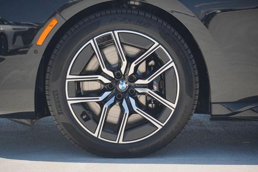 2026 BMW 740 i
