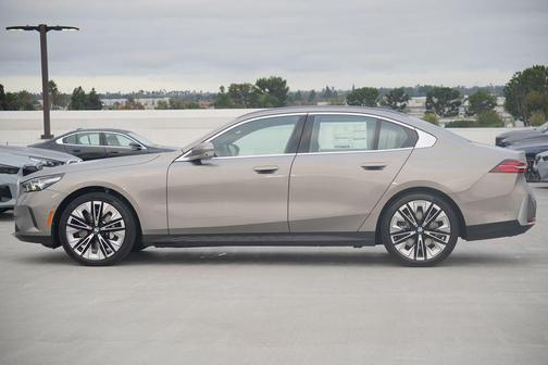 2026 BMW 530 i