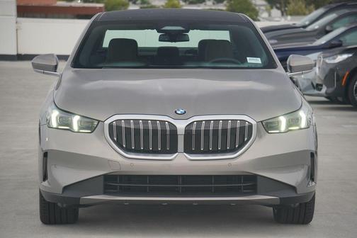 2026 BMW 530 i