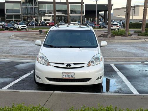 2010 Toyota Sienna XLE