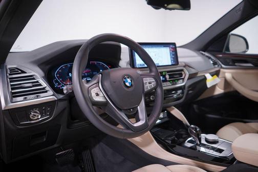 2025 BMW X4 xDrive30i
