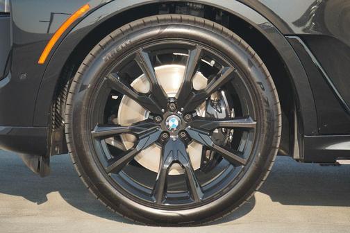 2026 BMW X7 M60i