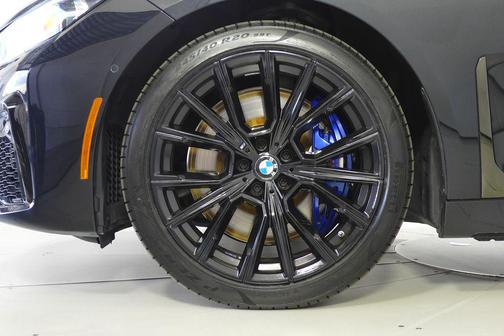 2022 BMW 750 i xDrive