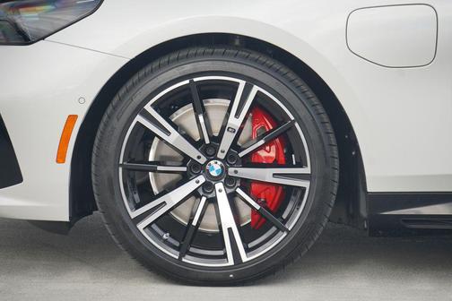 2026 BMW 550e 550e xDrive