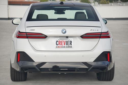 2026 BMW 550e 550e xDrive