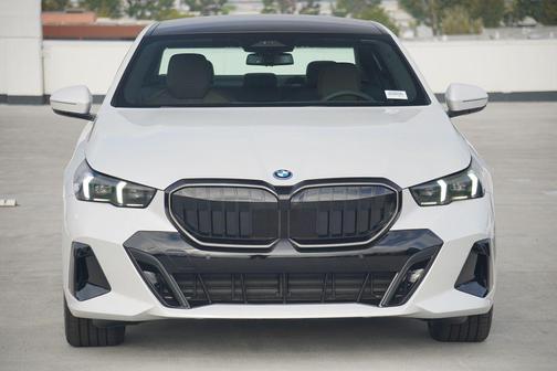 2026 BMW 550e 550e xDrive