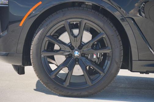 2026 BMW X7 M60i