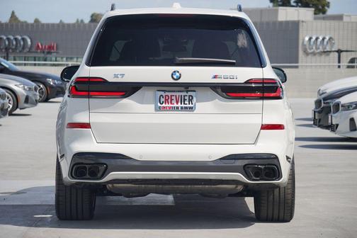 2025 BMW X7 M60i