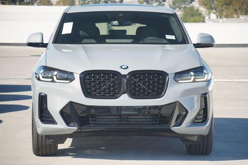 2025 BMW X4 xDrive30i